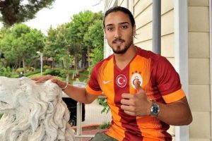 Oynamadan servet kazanıyor!