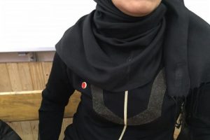 'AK Partili sandık g&ouml;revlileri kırmızı rozet taktı'