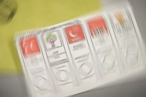Kullandıkları oyları &ccedil;eken 8 kişi hakkında adli işlem