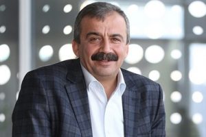 Sırrı S&uuml;reyya &Ouml;nder artık milletvekili değil