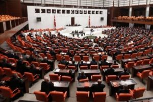 HDP baraj altında kalırsa, AKP tek başına anayasayı değiştirebilecek