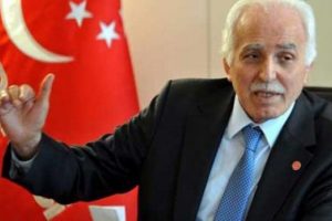 Mustafa Kamalak h&uuml;srana uğradı