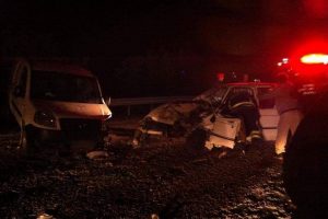 Bursa'da 3 ara&ccedil; birbirine girdi! 5 yaralı!