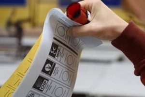 3 d&ouml;nemliklerden se&ccedil;ilemeyen tek isim