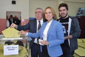 Aydın'da ilk kez MHP'den kadın aday mecliste