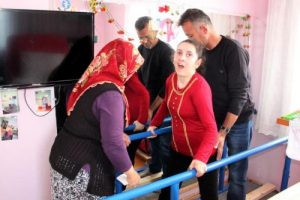 Doktorların 'yaşamaz' dediği Cansel yaşama tutundu