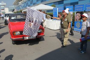 Bursa'da klasik otomobiller sokağa &ccedil;ıkıyor