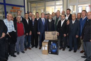 Bursa B&uuml;y&uuml;kşehir'den Karacabey muhtarlarına bilgisayar ve yazıcı
