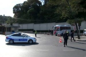 K&ouml;şk &ouml;n&uuml;nde intihara kalkışan gen&ccedil; kurtarılamadı