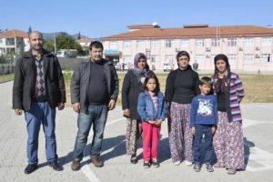 İlkokulda kızlı-erkekli oturma krizi