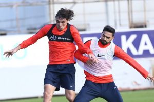 Trabzonspor, Medipol Başakşehir ma&ccedil;ı hazırlaklarını s&uuml;rd&uuml;rd&uuml;