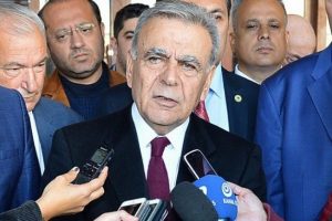 İzmir b&uuml;y&uuml;kşehir davası 5 dakika s&uuml;rd&uuml;