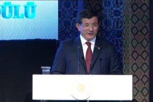 'Cuma namazına bek&ccedil;i amcanın torpiliyle giderdik'