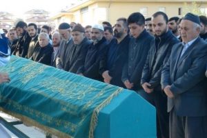 İntihar eden gen&ccedil; son yolculuğuna uğurlandı