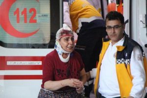 Anneye, kızı ve damadından feci dayak