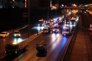 İstanbul'da feci kaza: 1 &ouml;l&uuml;, 1 yaralı