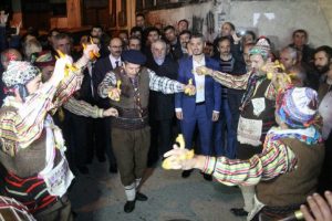 Bursa'da dağlıların vekil sevinci