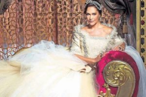H&uuml;lya Avşar'ın canlandırdığı Safiye Sultan'a &ouml;zel kost&uuml;mler...