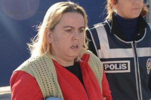 Şiddet uygulayan eşini &ouml;ld&uuml;ren kadına 'ağır tahrik' indirimi