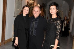 &Ouml;zpetek, La Traviata'yla Napoli'yi fethetti