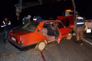 Takla atan otomobilin s&uuml;r&uuml;c&uuml;s&uuml; &ouml;ld&uuml;