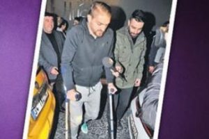 Koltuk değnekleriyle akşam gezisi...