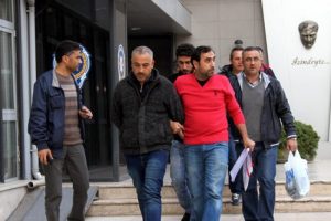 Bursa'da sahte altın satan 3 Suriyeli su&ccedil;&uuml;st&uuml; yakalandı