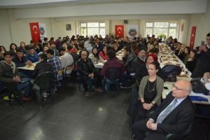 Bursalı &uuml;niversiteliler "Halil İbrahim Sofrası"nda