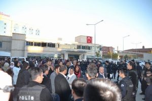 Siirt'te &ouml;ld&uuml;r&uuml;len ter&ouml;rist cenazesinde gerginlik
