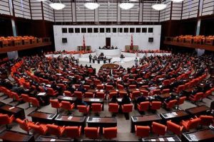 AK Parti yeni Anayasa i&ccedil;in ilk teması CHP'yle kuracak