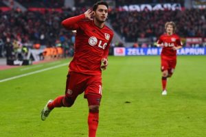 Hakan &Ccedil;alhanoğlu, Barcelona'nın teklifini reddettiği iddialarını yalanladı