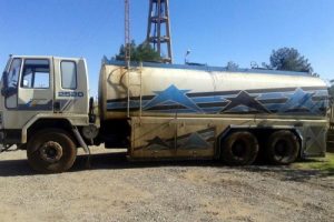 &Ccedil;aldıkları 10 ton petrol&uuml; tankerle bırakıp ka&ccedil;tılar