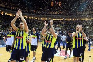 Fenerbah&ccedil;e, Kızılyıldız deplasmanında