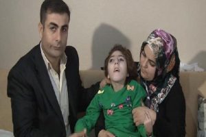 Engelli kızı i&ccedil;in aldığı aracı &ccedil;aldılar