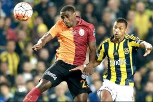 Carole hem kendini hem Aslan'ı yaktı