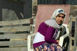 Yoğun bakım servisinde yer a&ccedil;ılmasını bekliyor