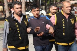 D&uuml;ğ&uuml;n basıp, m&uuml;zisyen &ouml;ld&uuml;ren PKK yandaşı yakalandı