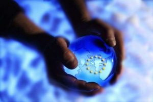 "Euro B&ouml;lgesi zorluklara rağmen toparlanıyor"