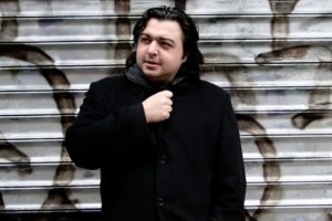 T&uuml;rk edebiyatının "korkun&ccedil; &ccedil;ocuğu" Hakan G&uuml;nday'a Fransa'dan &ouml;d&uuml;l!