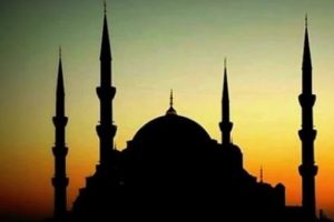 B&uuml;y&uuml;k skandal! 3 camide ezan yasaklandı