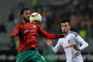 Fernandes 628 g&uuml;n sonra ayak bastı