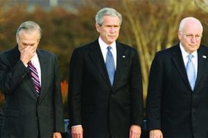 Baba Bush oğlunun kurmaylarını su&ccedil;ladı: Cheney ve Rumsfeld ABD'ye zarar verdi