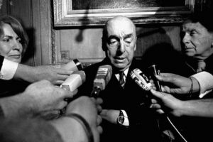 Şili devleti Pablo Neruda'nın Pinochet rejimi tarafından &ouml;ld&uuml;r&uuml;lm&uuml;ş olabileceğini kabul etti
