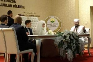 Bursa'da imamdan g&ouml;rev yaptığı camide dini nikah t&ouml;reni