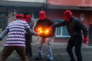 Halk Cephesi &uuml;yeleri Gaziantep'te okul bastı