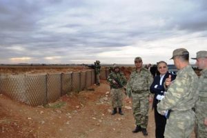 Kilis Valisi, Suriye sınırında inceleme yaptı