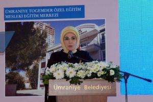 Emine Erdoğan 'okul &ouml;ncesi eğitim'in &ouml;nemini anlattı