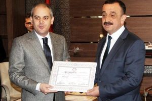 Bakan Kılı&ccedil; ve diğer 5 Ak Partili vekil mazbatalarını aldı