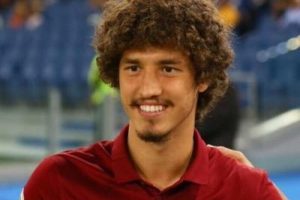 "Futbola bir şans ver" projesine T&uuml;rk yıldızlardan destek