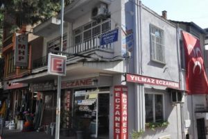 Bah&ccedil;eli'ye istifa &ccedil;ağrısı parti teşkilatı kapattırdı